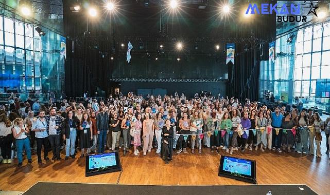 Öğretmenler, 24 Kasım’da Öğretmen Ağı’nın, Mehmet Zorlu Vakfı Ana Partnerliğinde Düzenlediği “Yaratıcı Özgüven Festivali”nde Buluşuyor.