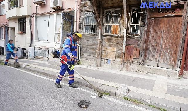 Üsküdar Belediyesi temizlik çalışmalarını yoğun bir şekilde sürdürüyor